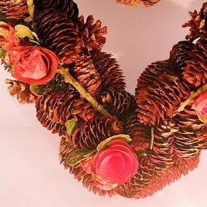 ハートリース ゴールド松かさ＆アートフラワーバラ